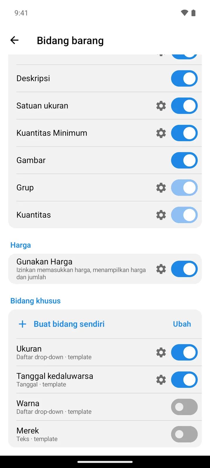 Layar Bidang barang yang digulir sampai bawah: Harga, lalu Bidang khusus dengan Buat bidang sendiri, bidang Ukuran dan Tanggal kedaluwarsa dengan ikon roda giginya, serta template Warna dan Merek yang dinonaktifkan